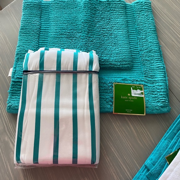 Kate Spade ♠️ Bathroom Set 🛀 - Picture 2 of 3